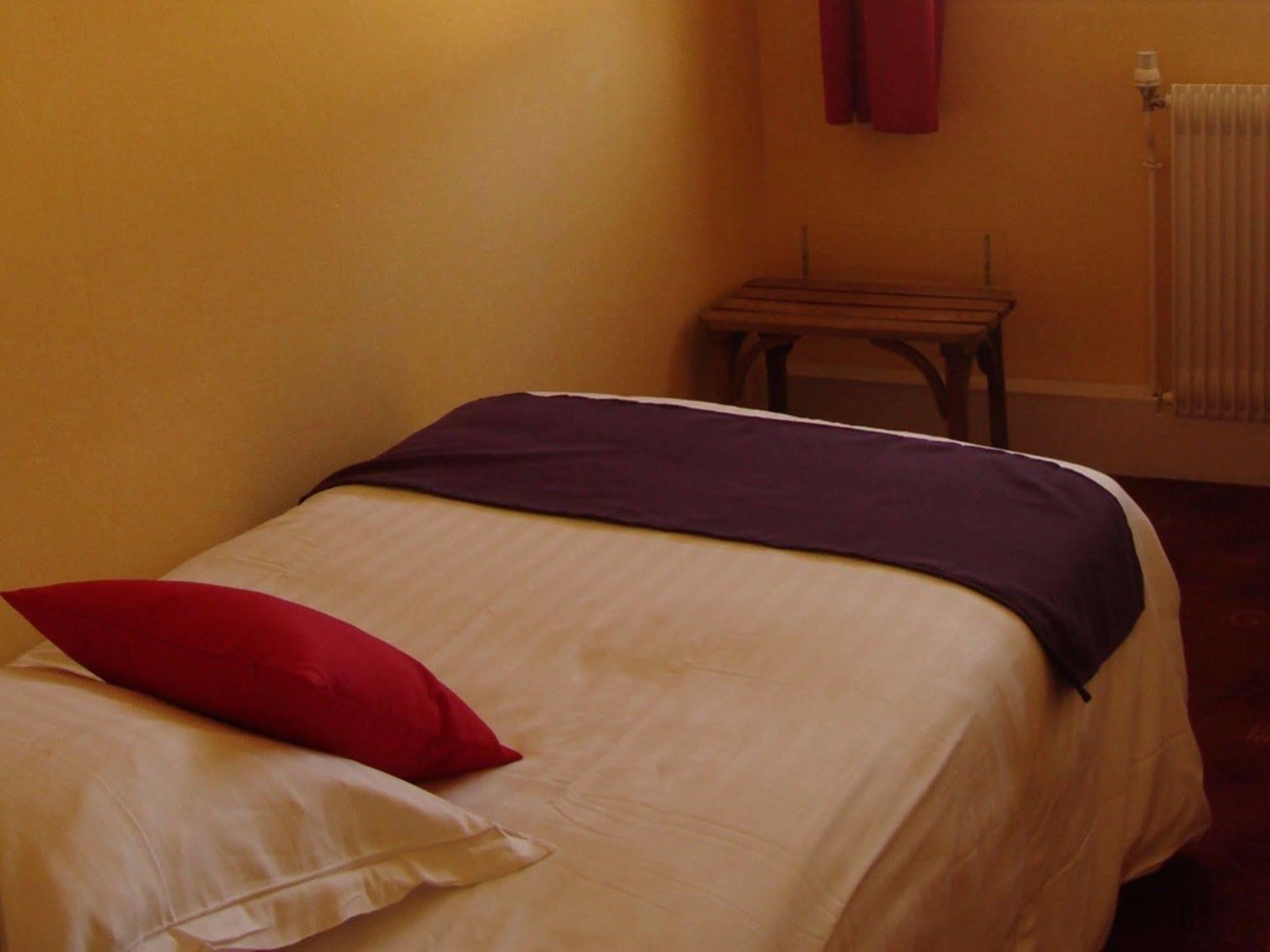 Hotel Le Flaubert Fougères Exteriér fotografie